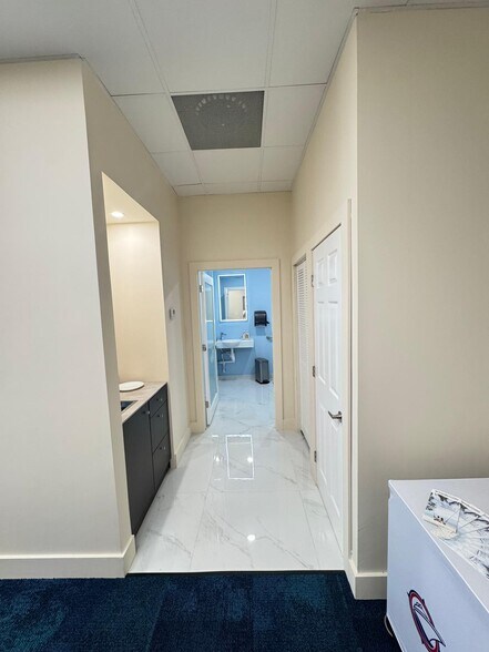 More Photos Of 15420 SW 136th St, Miami General Retail For Sale