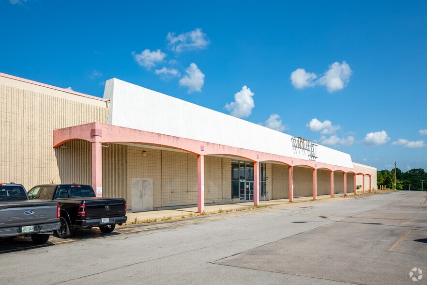 More Photos Of 530 Donelson Pike, Nashville Freestanding For Lease
