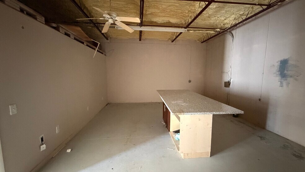 More Photos Of 7275 Waelti Dr, Melbourne Warehouse For Lease