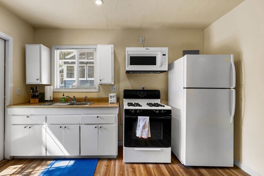 More Photos Of 1050 Esplanade, Chico Multifamily For Sale