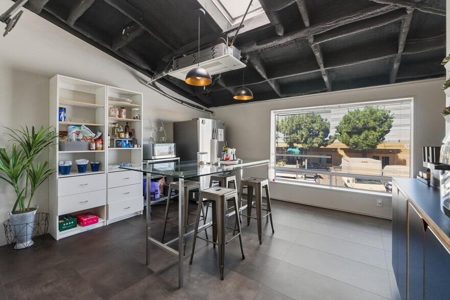 More Photos Of 3468 Hancock St, San Diego Warehouse For Sale