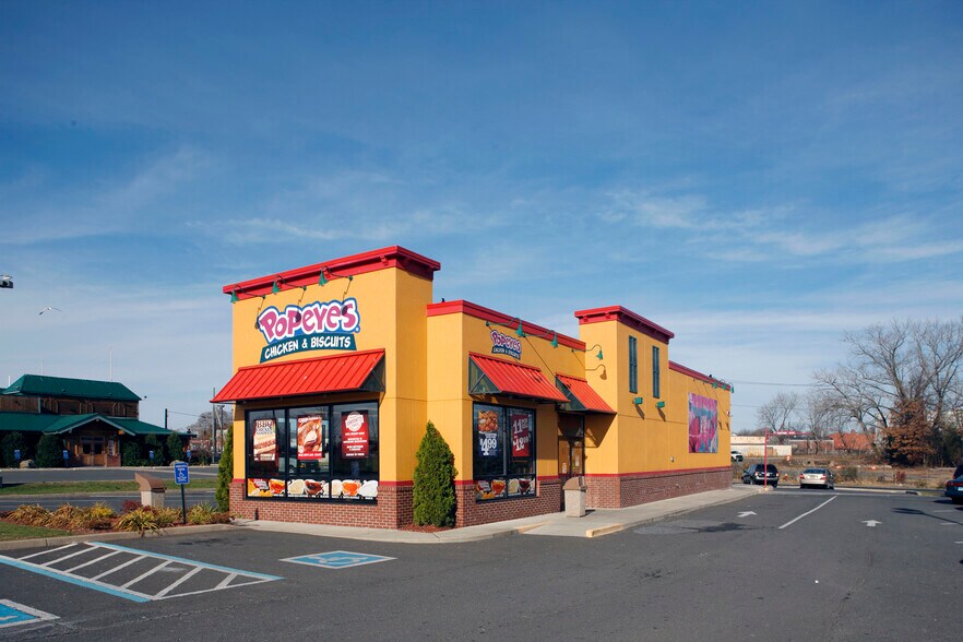 More Photos Of 475-507 Flatbush Ave, Hartford Unknown For Lease