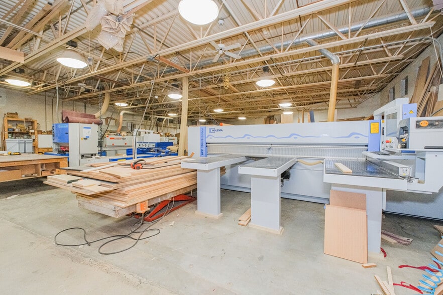 More Photos Of 1944-1952 Richmond Terrace, Staten Island Showroom For Lease