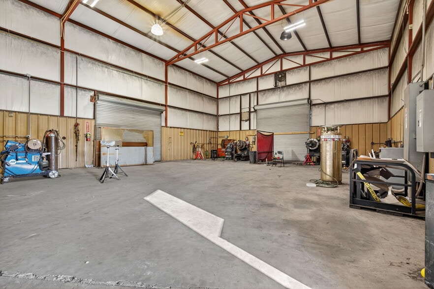 More Photos Of 3008 Ranger Hwy, Weatherford Manufacturing For Sale