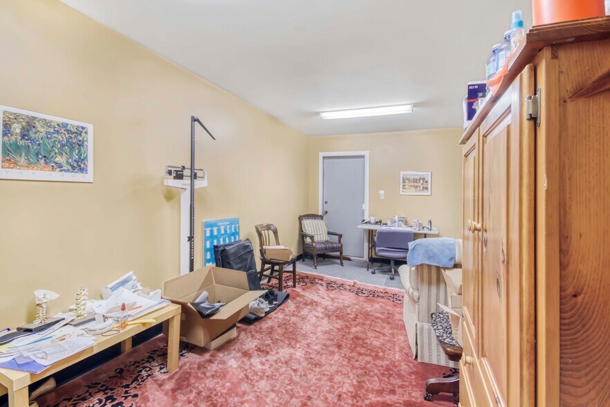 More Photos Of 215 First Av E, Shelburne Medical For Sale