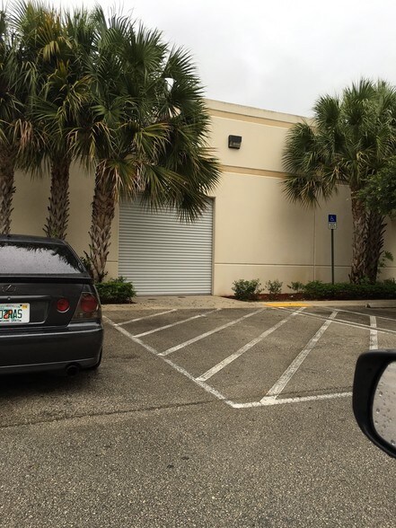 More Photos Of 585 105th Ave N, Royal Palm Beach Light Distribution For Lease