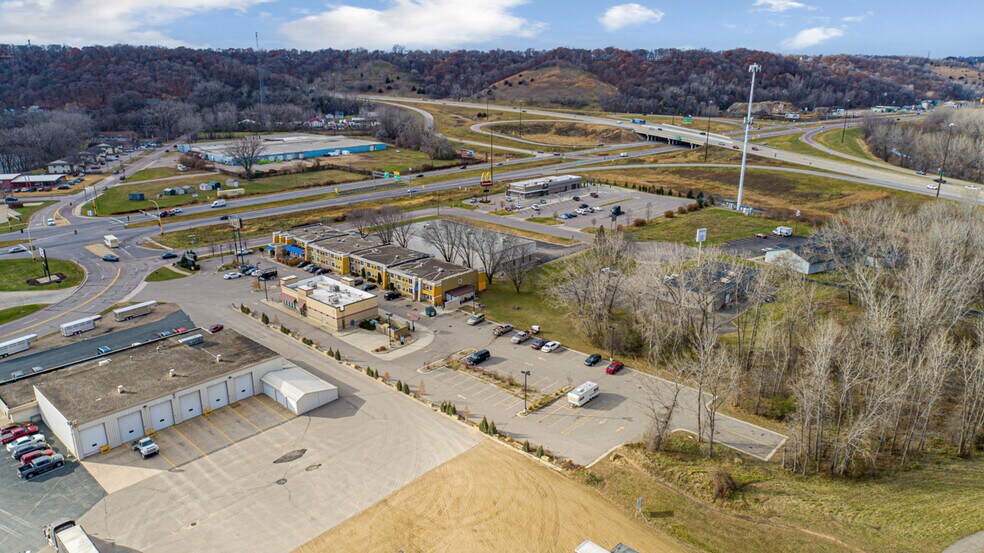 More Photos Of 101 W Lind St, Mankato Fast Food For Sale