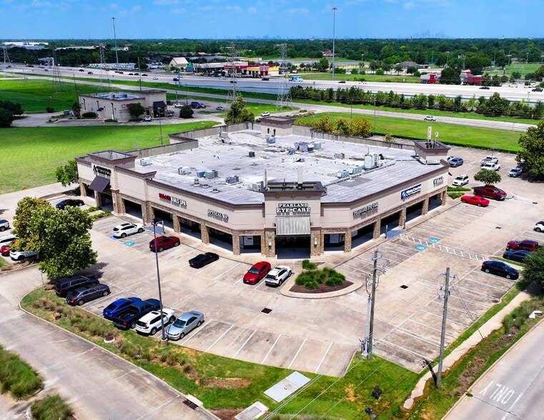 More Photos Of 8498 S Sam Houston Pky E, Houston Freestanding For Sale