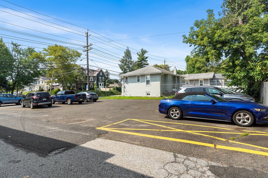 More Photos Of 257 W Nicholson Rd, Audubon Office For Sale