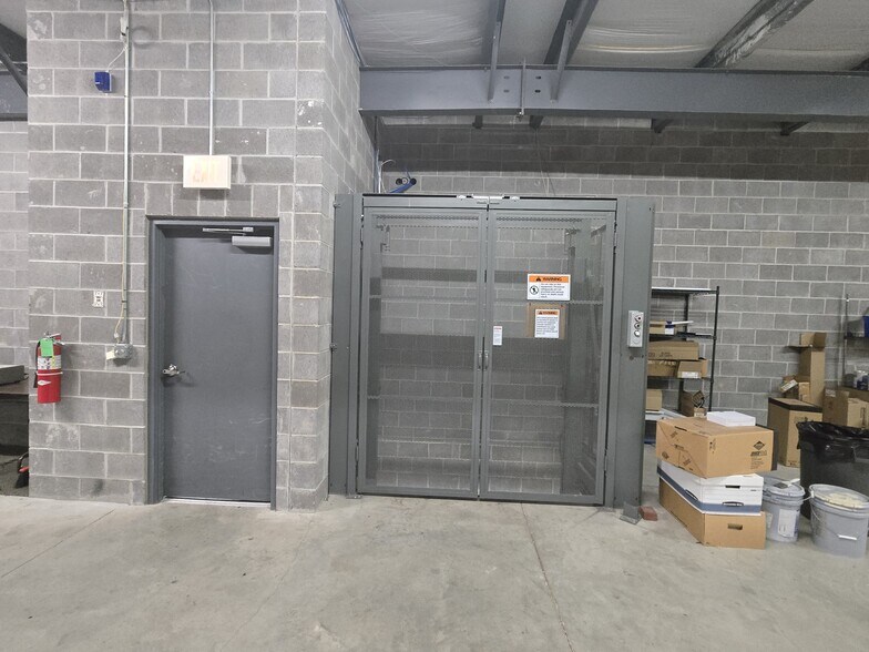 More Photos Of 720 W 20th St, Pittsburg Manufacturing For Sale