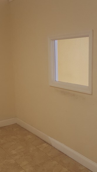 More Photos Of 2457-2459 E Commercial Blvd, Fort Lauderdale Storefront Retail Office For Lease