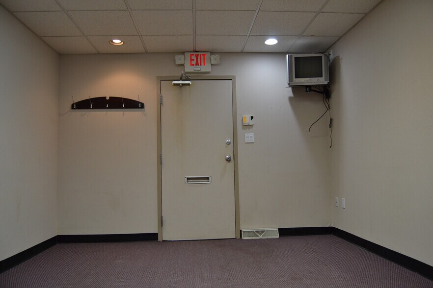 More Photos Of 20 Hospital Dr, Toms River Medical For Lease
