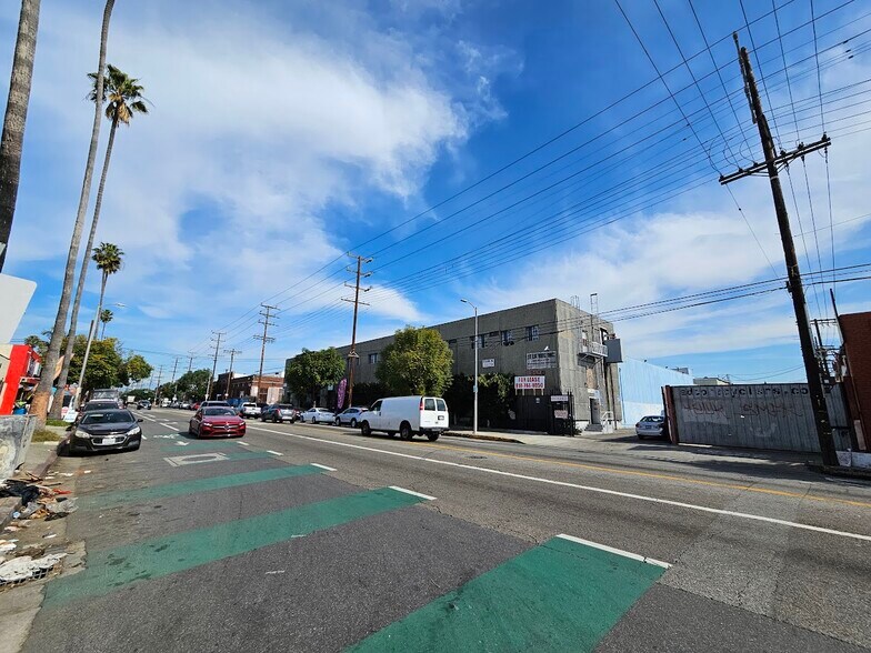 More Photos Of 6200 Avalon Blvd, Los Angeles Manufacturing For Lease