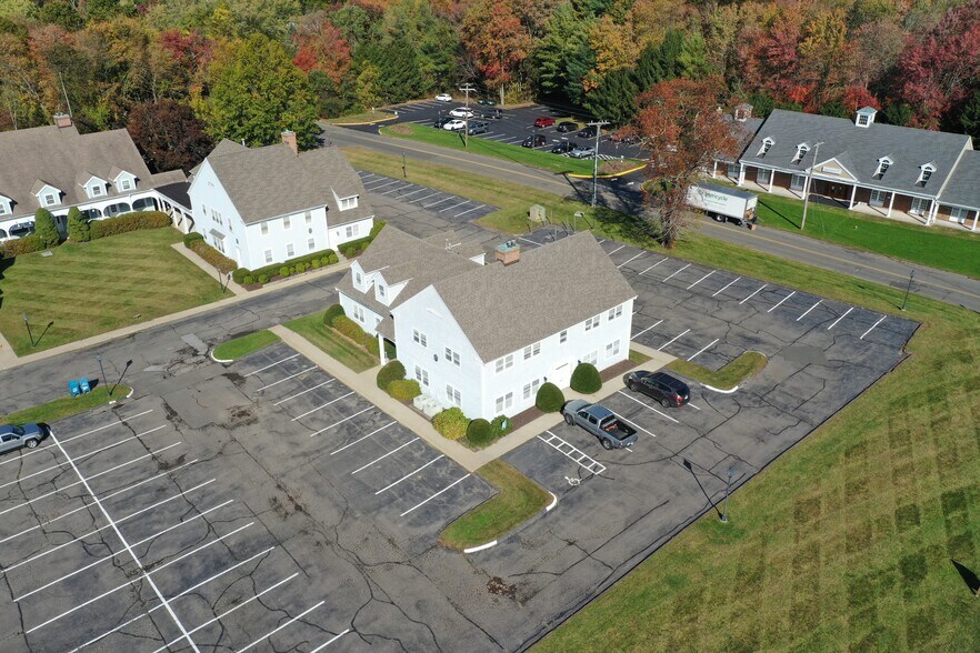 More Photos Of 755 Main St, Monroe Medical For Lease