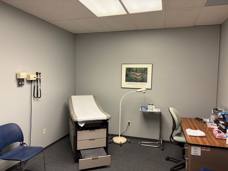 More Photos Of 505 S 12th Ave, Virginia Medical For Sale