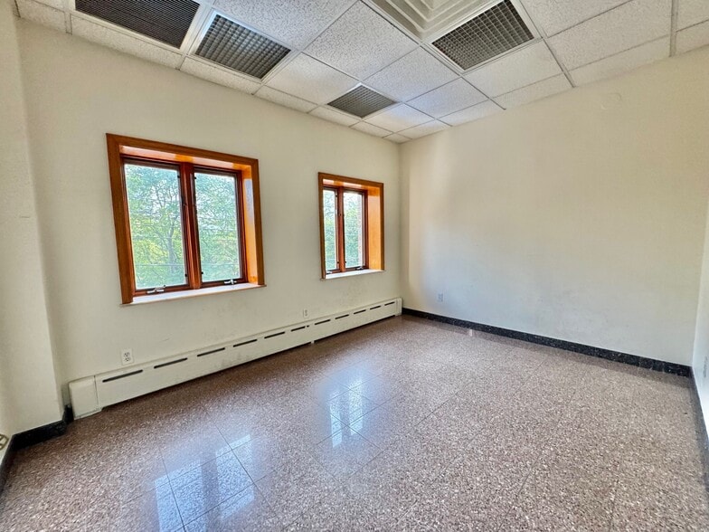 More Photos Of 858 62nd St, Brooklyn Warehouse For Sale