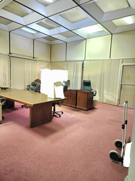 More Photos Of 1189 Breedlove St, Memphis Office For Sale