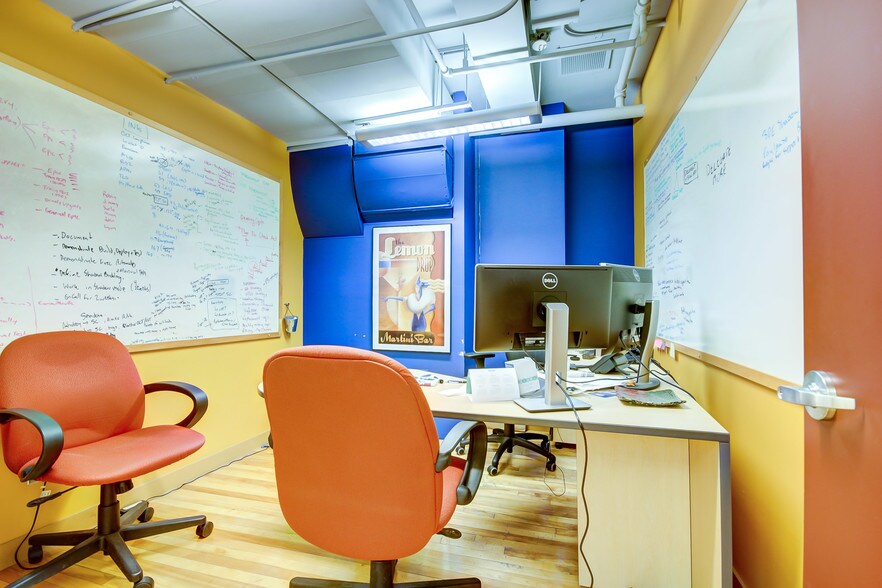 More Photos Of 75 Prom Du Portage, Gatineau Storefront Retail Office For Sale