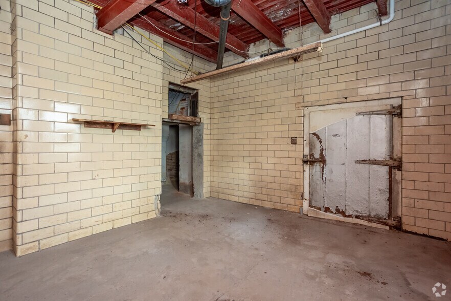 More Photos Of 102 33rd St, Pittsburgh Warehouse For Sale