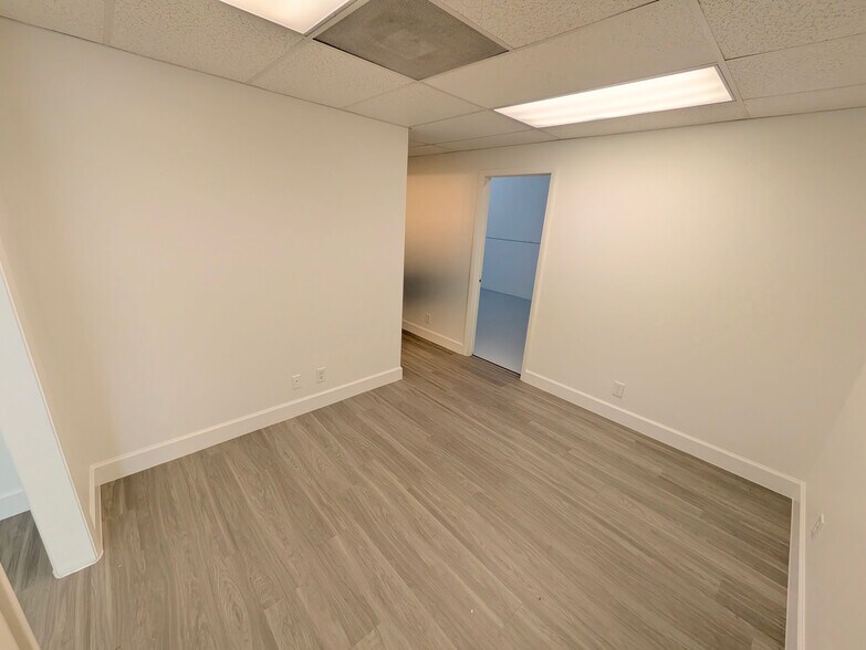 More Photos Of 6600 Georgia Ave, West Palm Beach Light Distribution For Lease