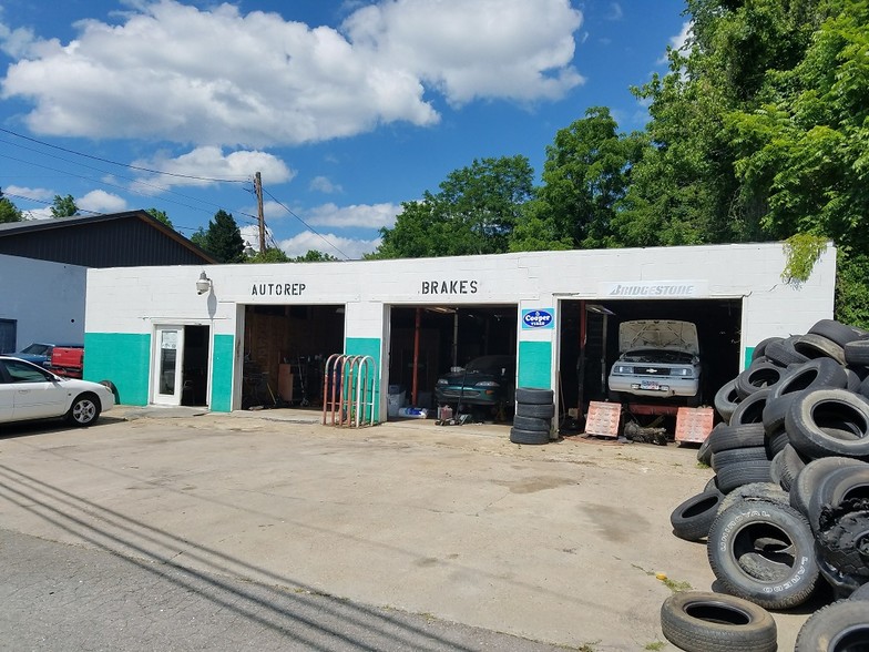 Primary Photo Of 887 Riverside Dr, Woodfin Auto Repair For Sale