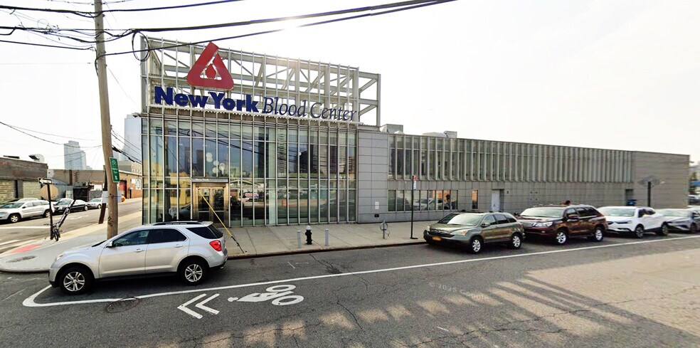 Primary Photo Of 45-01 Vernon Blvd, Long Island City Medical For Lease