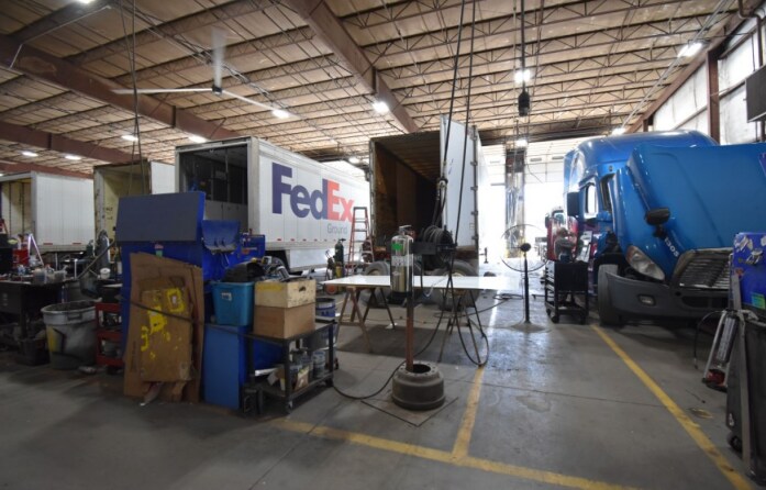 More Photos Of 4601-4608 Crossroads Industrial Dr, Bridgeton Warehouse For Lease