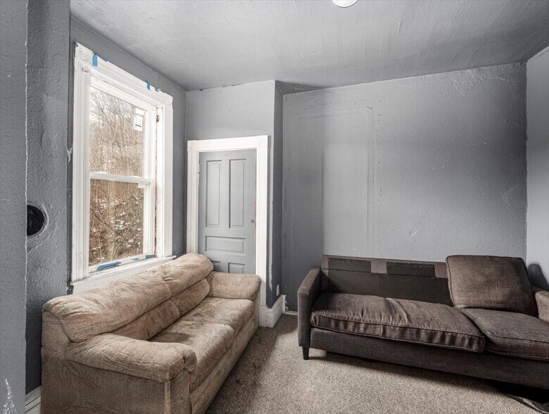 More Photos Of 134 Steuben St, Pittsburgh Restaurant For Sale
