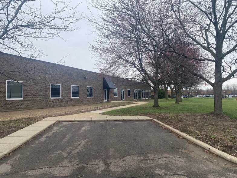 More Photos Of 3909 Research Park Dr, Ann Arbor Office For Lease