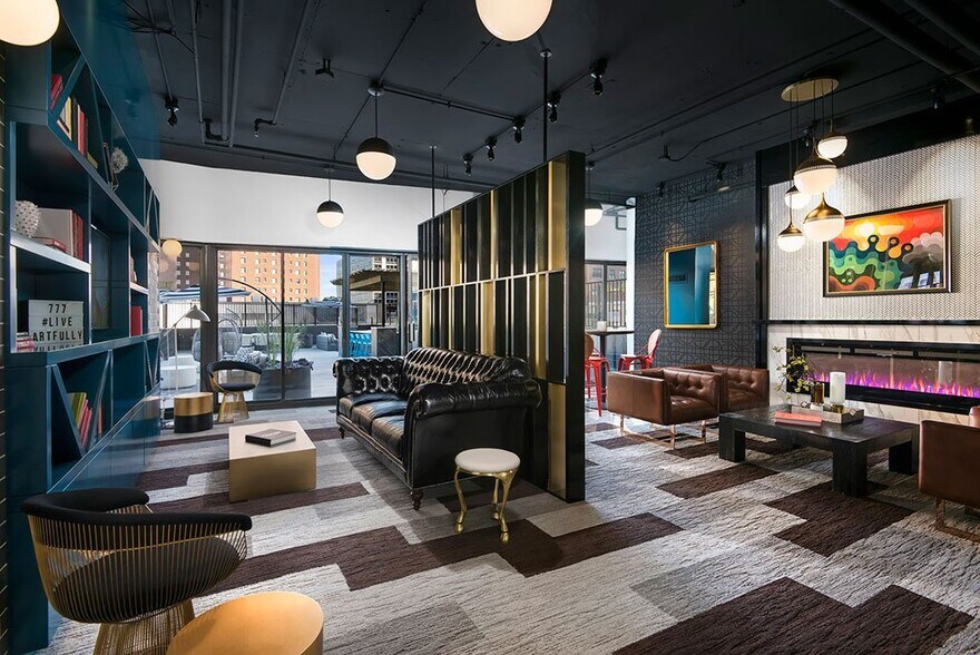 More Photos Of 2 E 8th St, Chicago Apartments For Lease