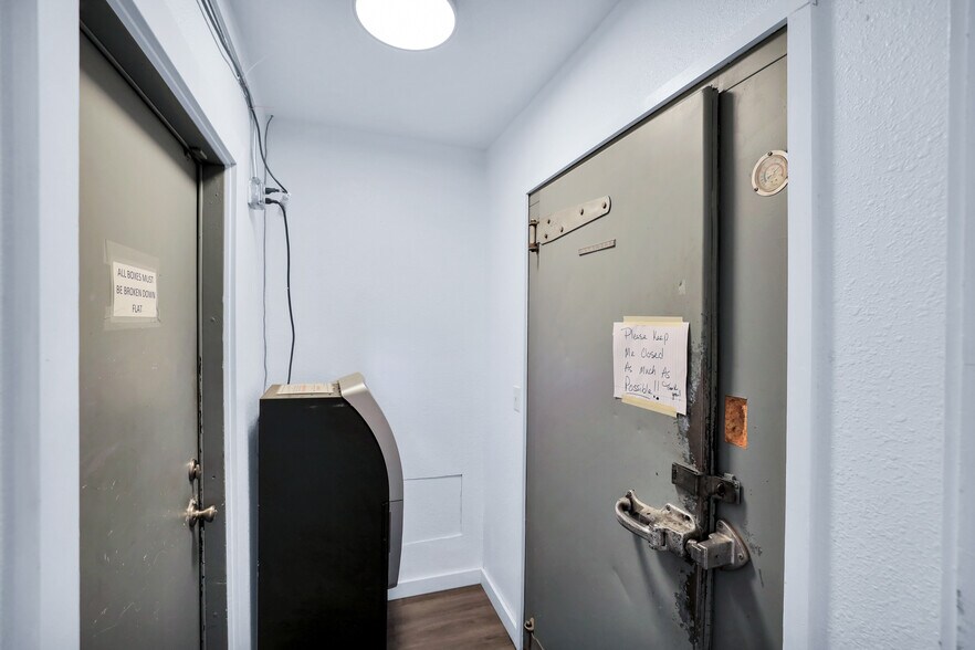 More Photos Of 802 S Shore Diamond Lake Rd, Newport Restaurant For Sale