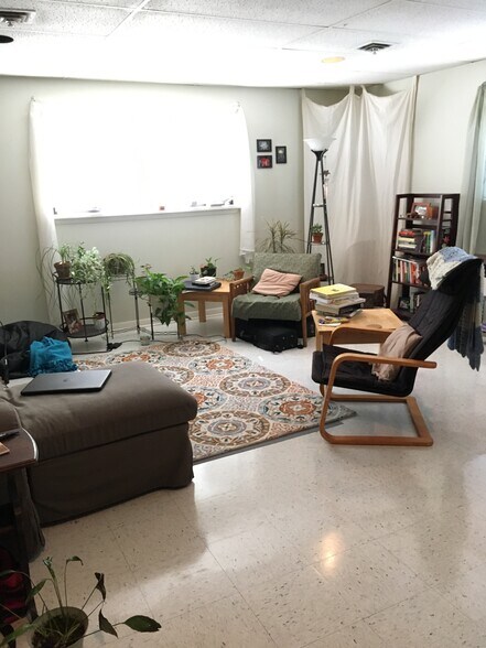 More Photos Of 511-513 N Cayuga St, Ithaca Flex For Sale