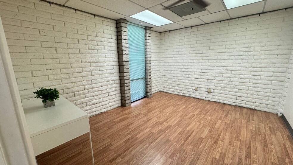 More Photos Of 2201 S McClintock Dr, Tempe Office For Lease