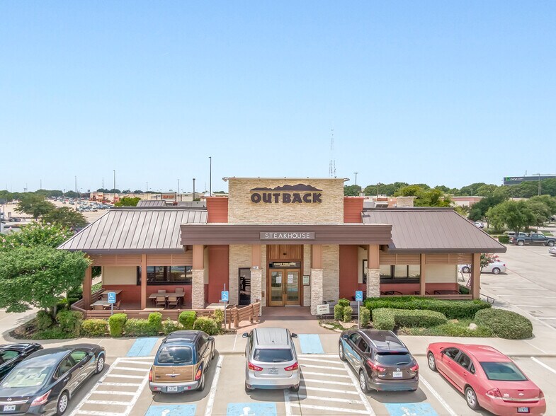 More Photos Of 2211 S Stemmons Fwy, Lewisville Restaurant For Sale