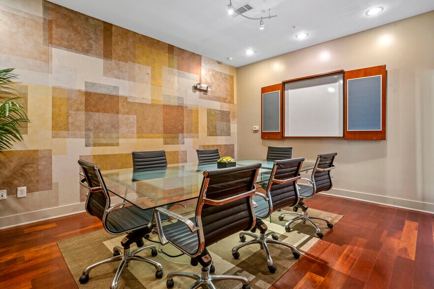 More Photos Of 400 17th St NW, Atlanta Apartments For Lease