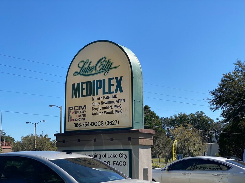 More Photos Of 404 Hall of Fame Dr, Lake City Medical For Lease