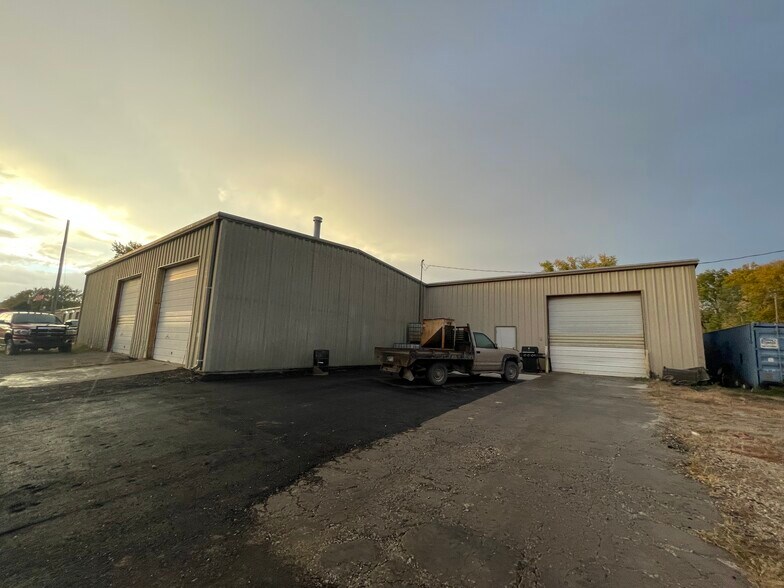 More Photos Of 200 Main St, Maple Hill Auto Repair For Sale