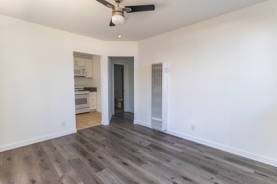 More Photos Of 1425-1429 Jefferson Blvd, Los Angeles Storefront Retail Residential For Sale