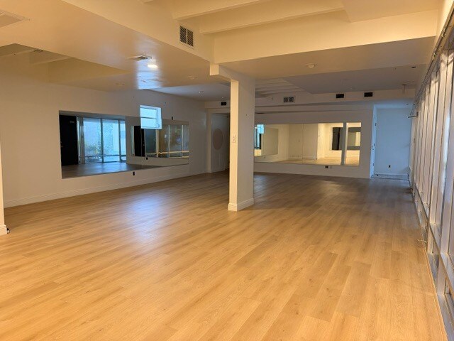 More Photos Of 3000 E Commercial Blvd, Fort Lauderdale General Retail For Lease