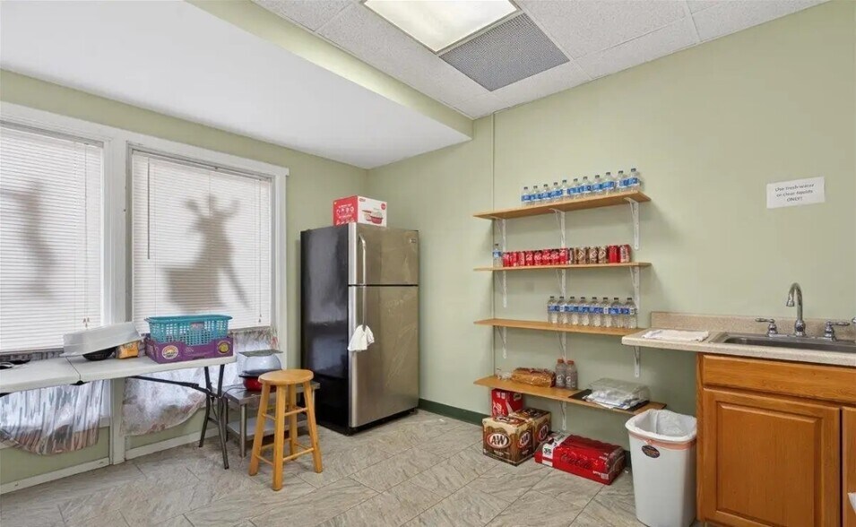 More Photos Of 3111 Normandy Dr, Springfield Office For Sale