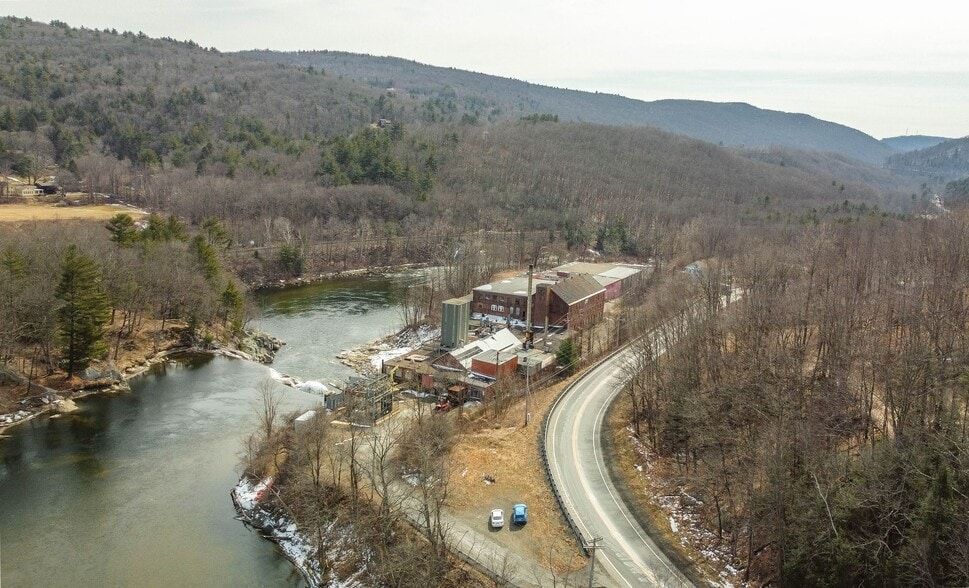 More Photos Of 1190 Huntington Rd, Huntington Manufacturing For Lease