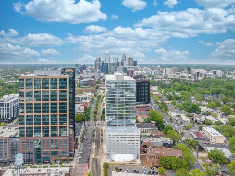 More Photos Of 110 East Blvd, Charlotte Unknown For Lease