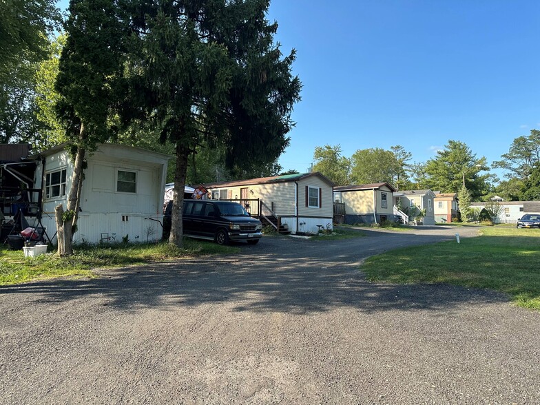 Primary Photo Of 121 Cooper Rd, Fishkill Manufactured Housing Mobile Home Park For Sale