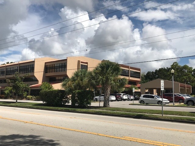 More Photos Of 2650 Bahia Vista St, Sarasota Medical For Sale