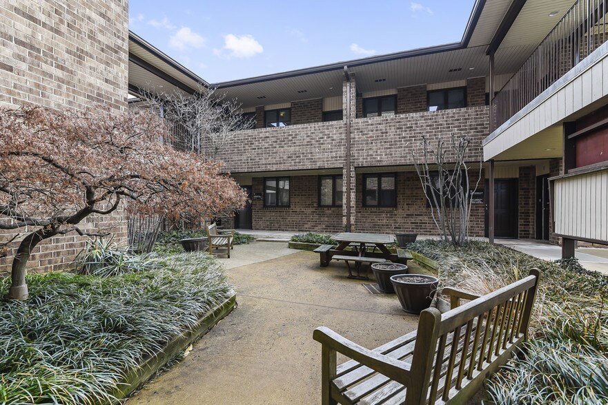 More Photos Of 2915-2917 Hunter Mill Rd, Oakton Medical For Sale