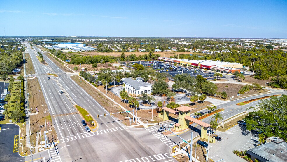 More Photos Of 18031 S Tamiami Trl, Fort Myers Bank For Lease