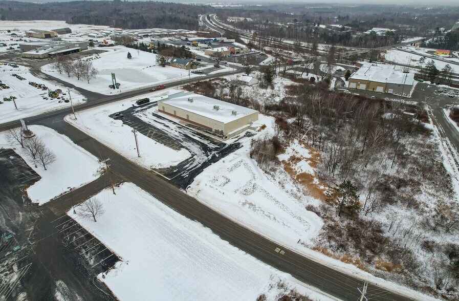 More Photos Of 211 Center Rd, Fairfield Freestanding For Sale