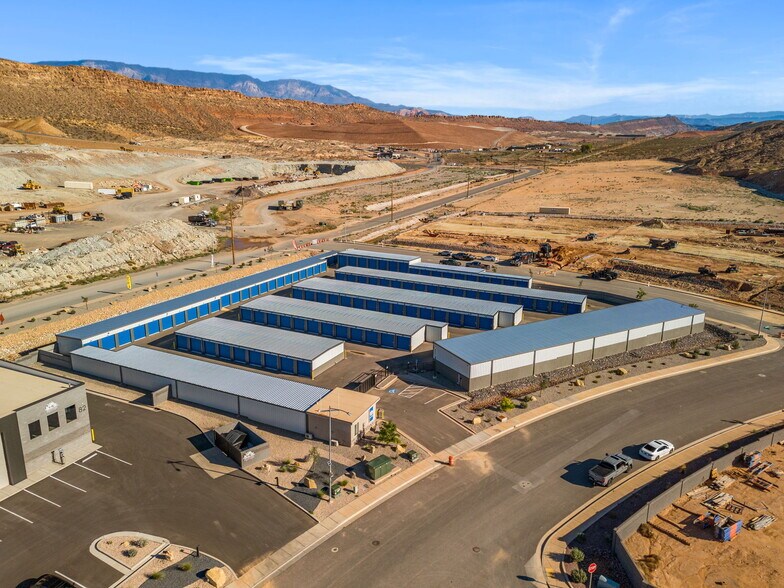 More Photos Of 68 Warehouse Dr, Washington Self Storage For Sale