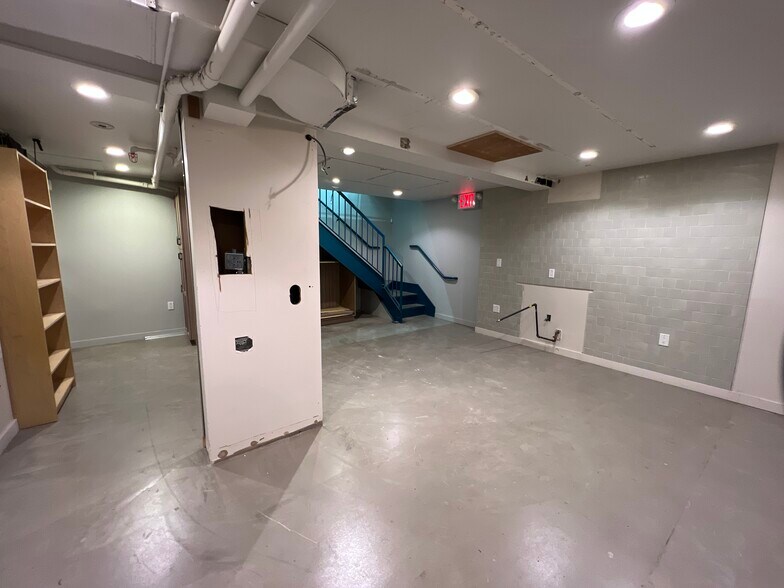 More Photos Of 172 Stanton St, New York Apartments For Lease