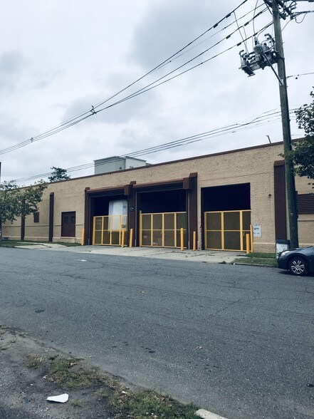 More Photos Of 40-54 Grafton Ave, Newark Warehouse For Lease